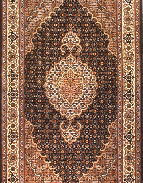 Excellent Persian Tabriz Mahi Area Rug