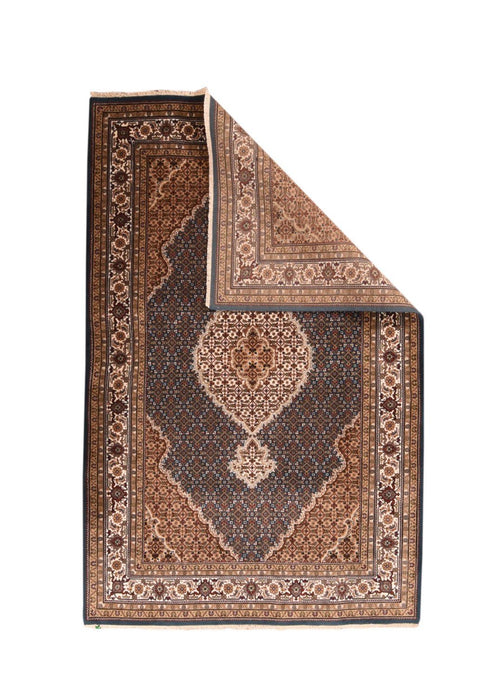 Area Rug 3048